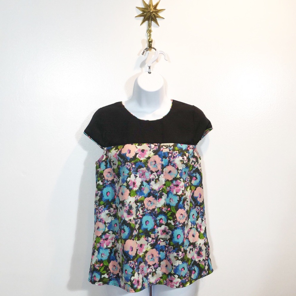 Tinley Road cap sleeve floral shirt